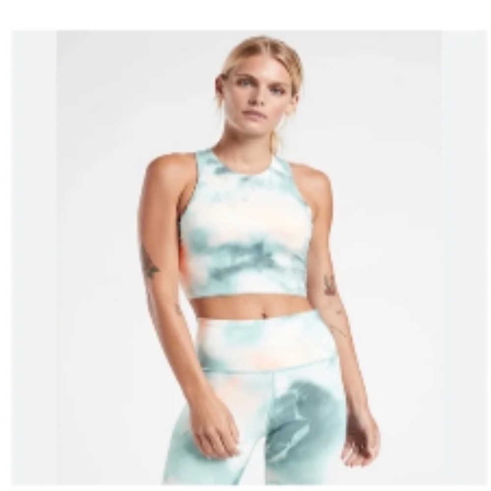 NWT’s Athleta Conscious Crop - Picture 3 of 6